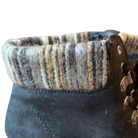 Joe Boxer Rhonda Hiking Combat Boots Size 11 Black Knit Cuff lace Up Lug Sole - Picture 3 of 10